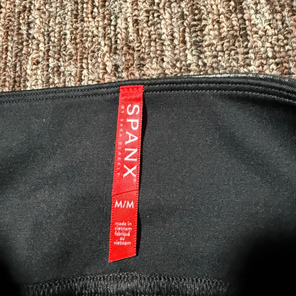 SPANX Women’s Black Faux Leather Hip Zip Leggings M New $128 - Picture 7 of 14